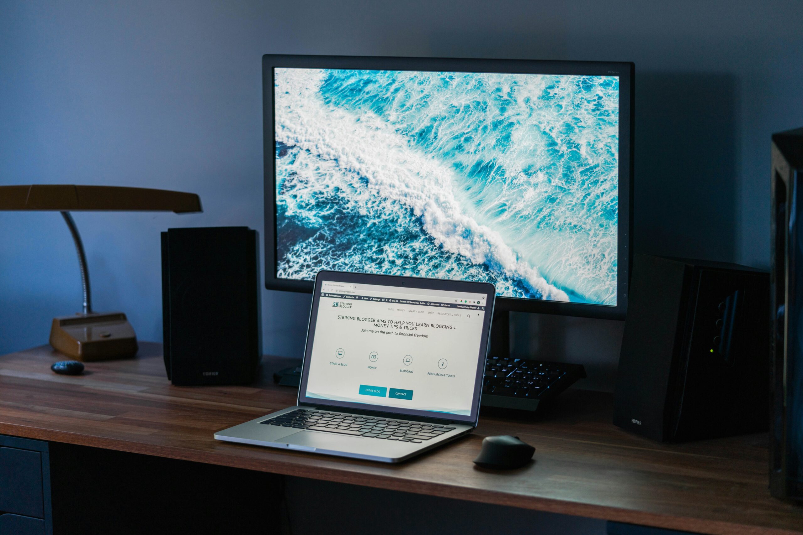 Hello World Featured Image